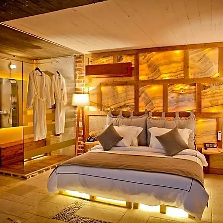 호텔 Loft - Adults Only 3*