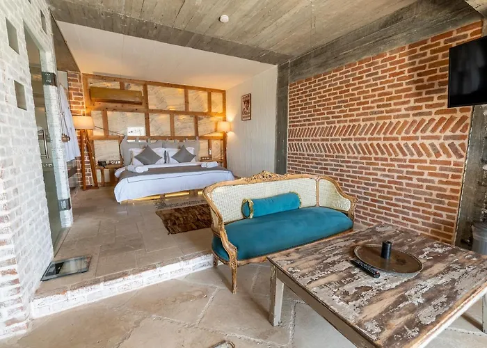 Отель Loft - Adults Only