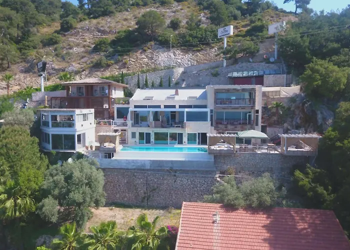 Отель Loft - Adults Only 3*